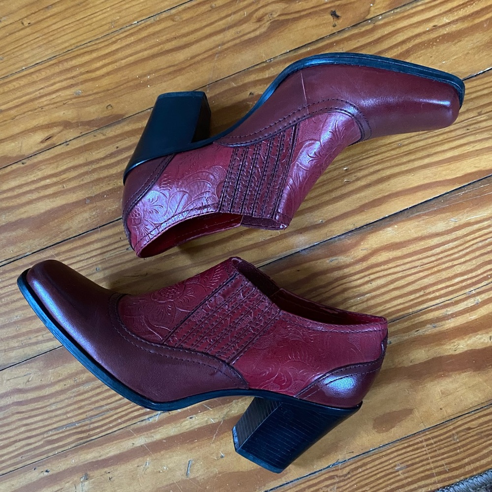 Antonio Melani heeled shooties